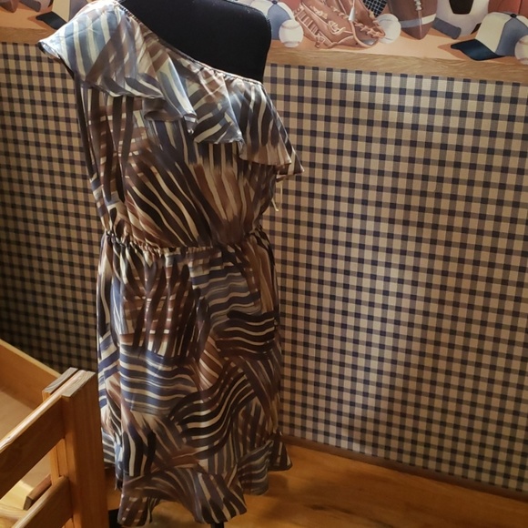 Banana Republic ruffle one shoulder dress - Picture 2 of 3